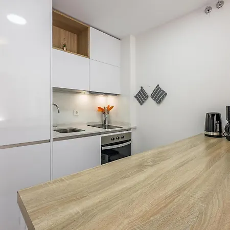 דירה Amazing In *